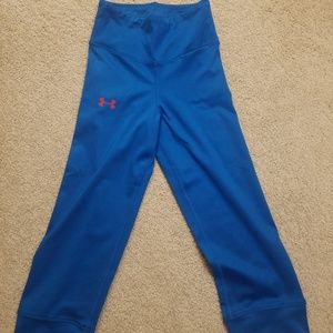 Under Armour heat gear leggings.  Blue w/ pink